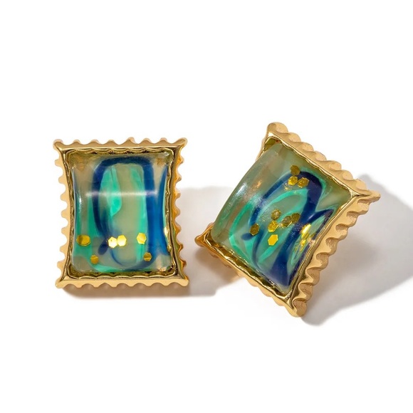 ◾️18k Gold Plated Vintage Green Square Dangle Earrings - Picture 2 of 7